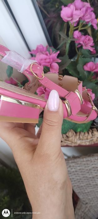 Piękne sandałki damskie