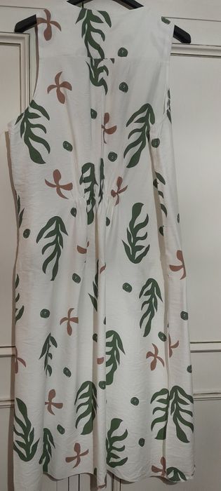 Vestido branco com algas comprido