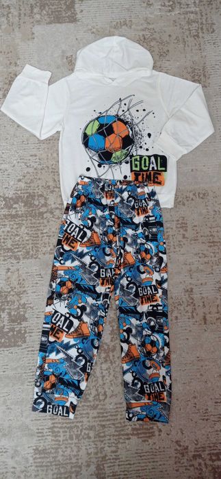 Костюм на хлопчика 110-116см.