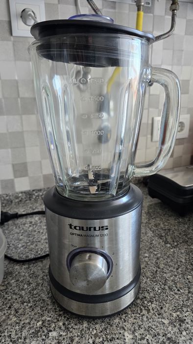 Liquidificador Taurus copo vidro 2L