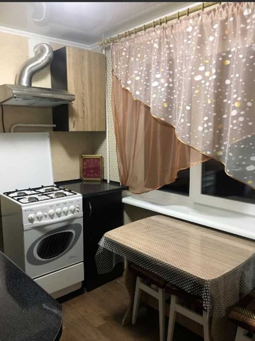 Сдается 2-комнатная квартира на Артема.