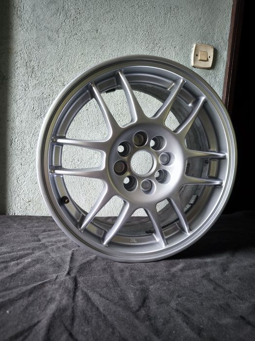 Jantes 15 4x100 OZ racing F1 originais Clio RS como novas 
7J
Largura : 7,5 J