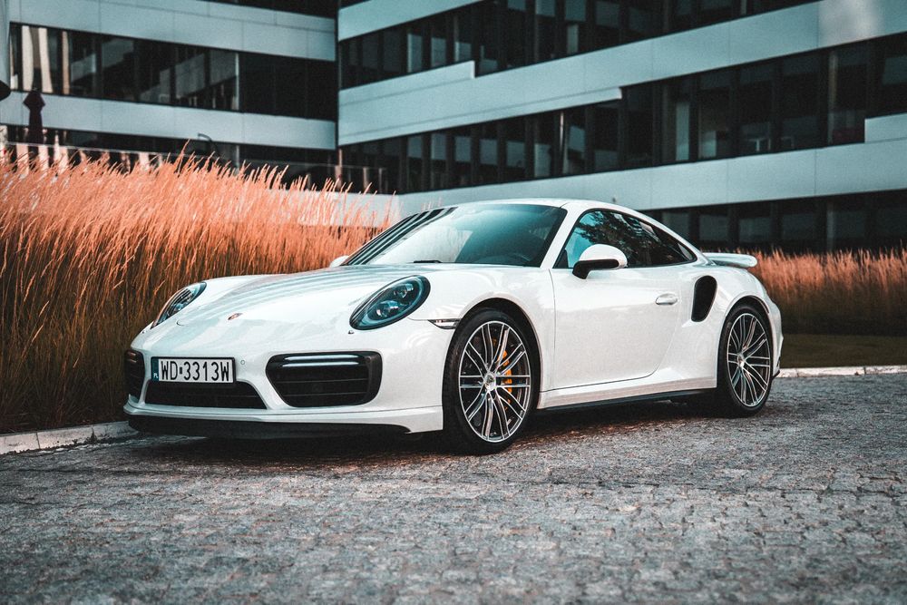 911