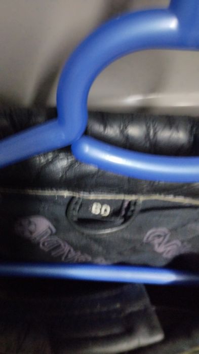 Casaco motoqueiro em couro como novo