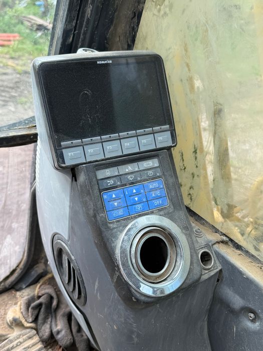 Koparka gąsienicowa Komatsu PC210LC-8
