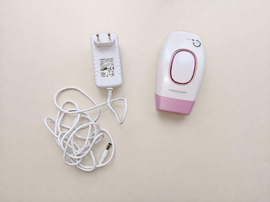 Depiladora a Luz Pulsada ProfiCare IPL 3024 com Óculos e Manuais | ProfiCare IPL 3024 IPL Hair Removal Device with Glasses & Manuals