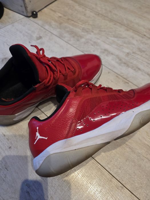 Buty Sneakersy Air Jordan 11 low CMFT czerwone