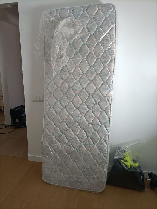 COLCHÃO cama solteiro.