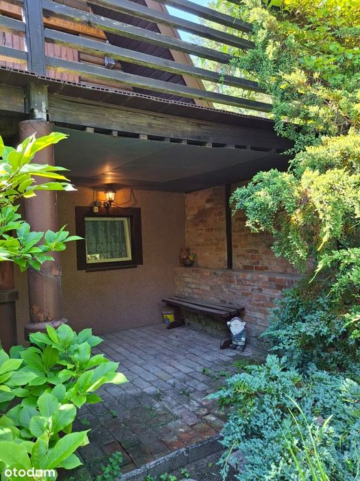 Domek letniskowy z sauną nad jeziorem, 1100m² ogrodzonego terenu.