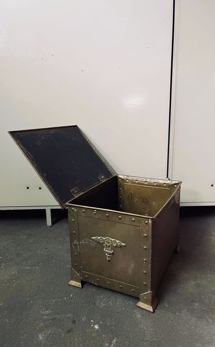 CAIXA de arrumação anos 50/60