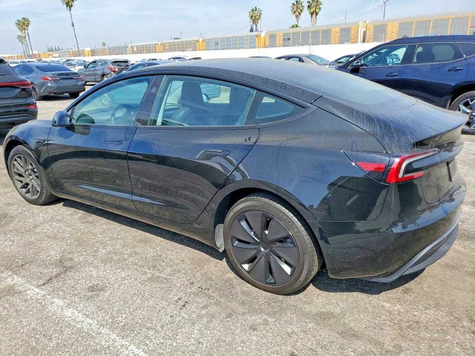 Tesla Model 3 2024
