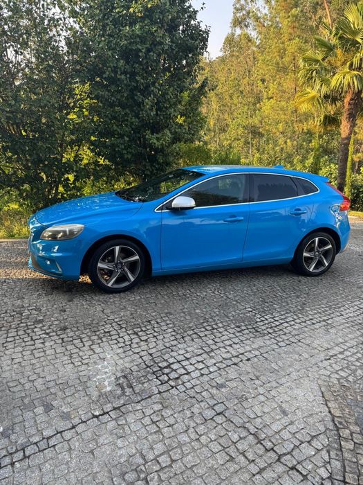 Volvo V40 R Design