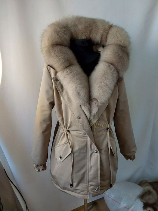 Жіноча зимова бежева парка з натуральним хутром песця. 42-60 рр