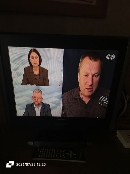 Компактний плоский телевізор на кухню, дачу, в гараж, малу кімнату тощо