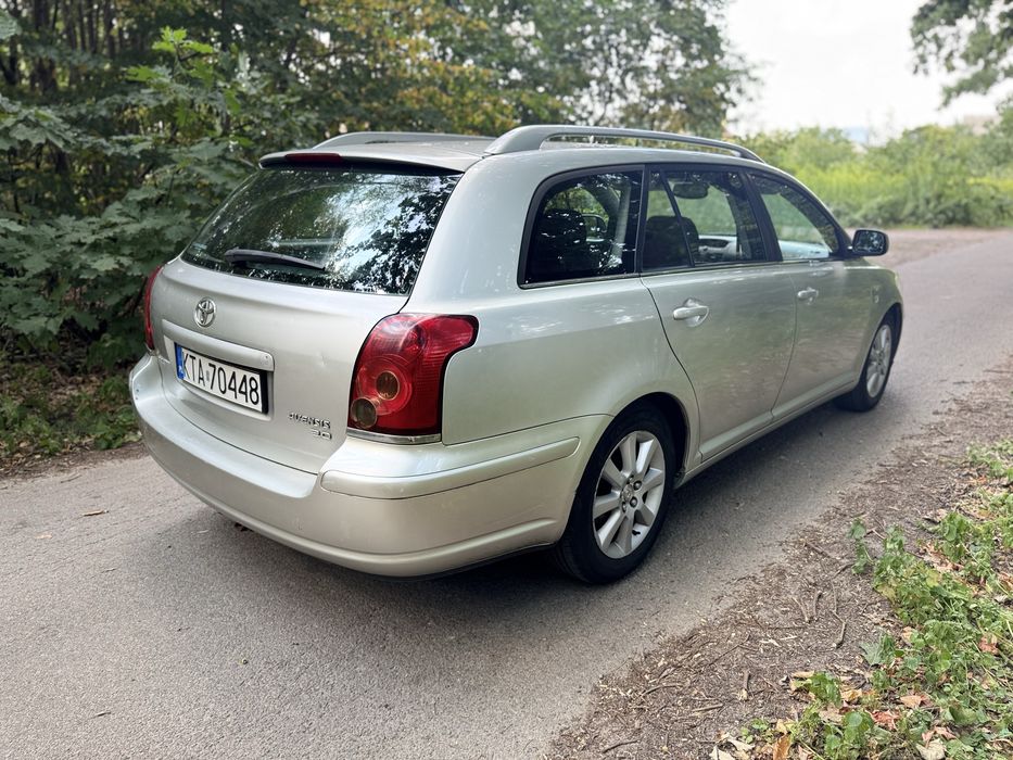 Авто универсал Avensis 2.0 D-4D