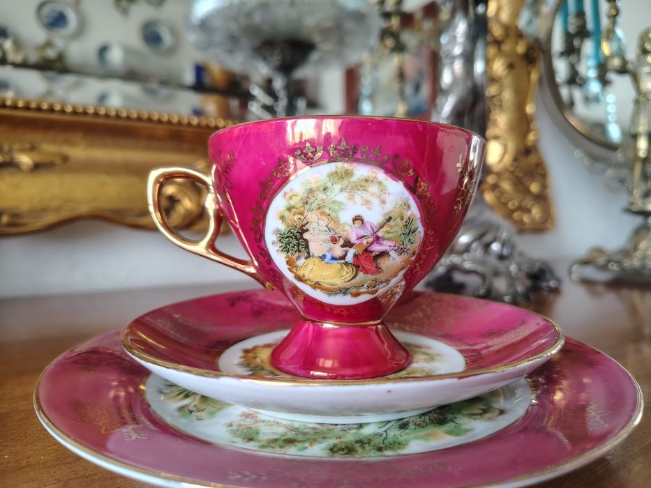Filiżanki z chińskiej porcelany