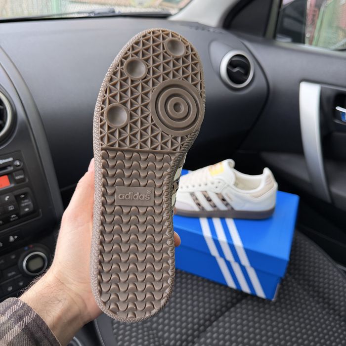Жіночі кросівки адідас самба білі з бежевим леопардові полоски Adidas Samba Light Beige Leo