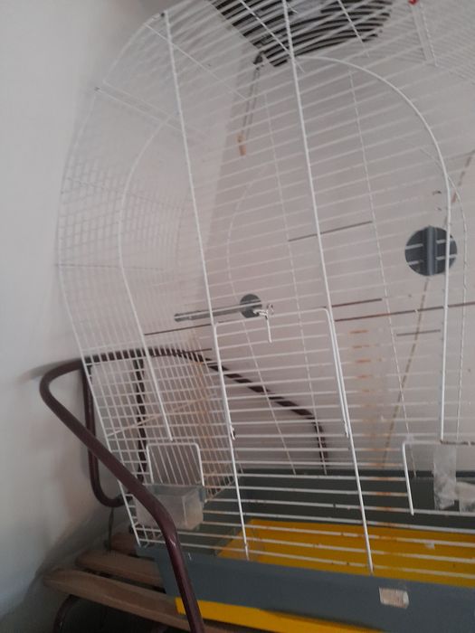 Продам клетку для птичек