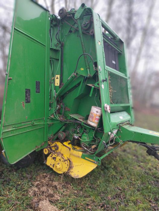 Prasa John Deere 550