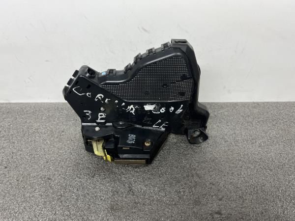 Fechadura / fecho porta frente esquerdo TOYOTA Corolla Hatchback (_E12