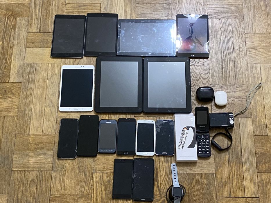 Лот Телефонів Та різне Iphone/Samsung/Xiaomi #71