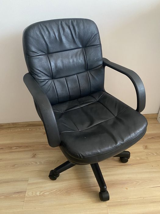 Fotel biurowy obrotowy skórzany