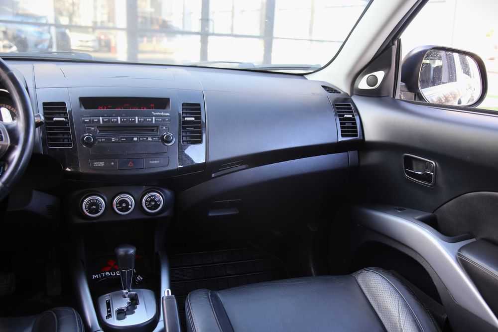 Mitsubishi Outlander XL