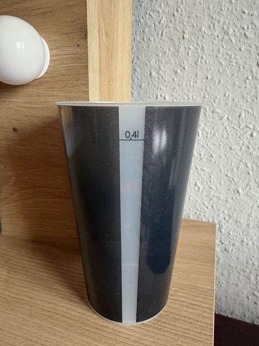 Kubek plastikowy z miarką