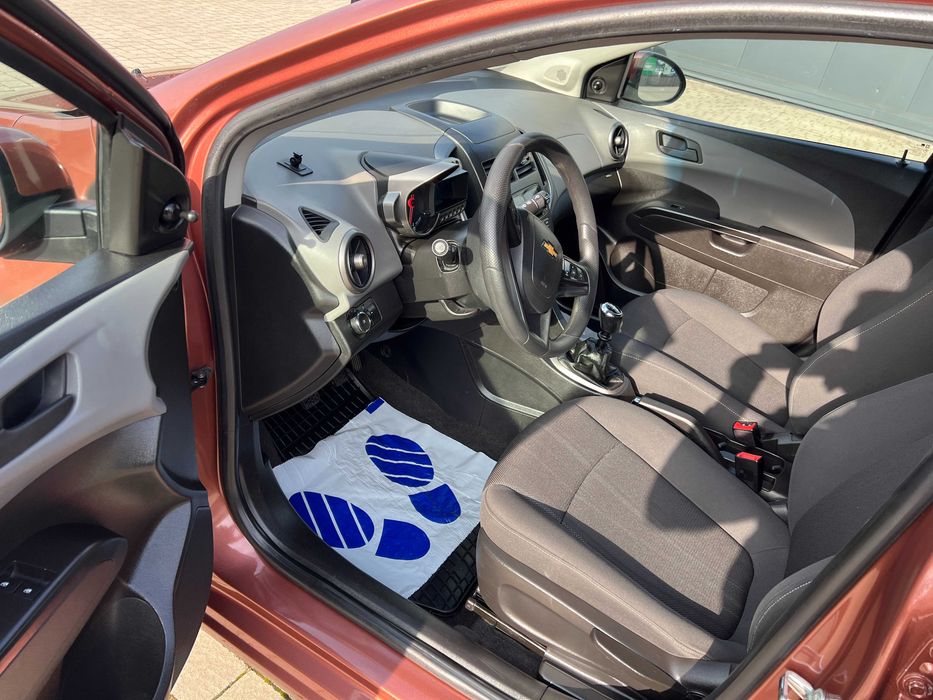 sprzedam chevrolet aveo 1,2 2011 tylko 40000 km
