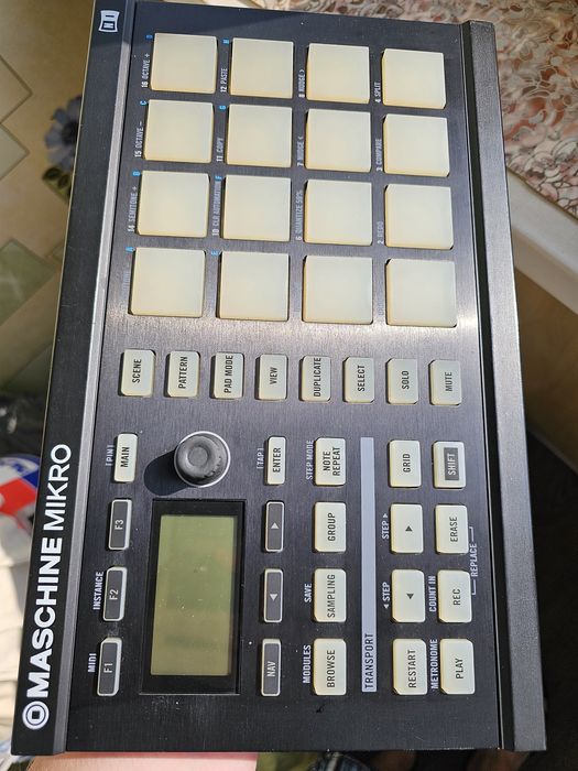 Музична Midi Клавіатура Мікшер Maschine Mikro MK1 Native Instruments