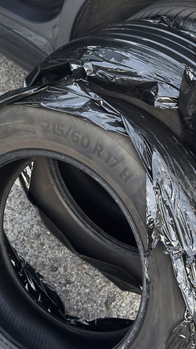 Par Continental EcoContact 6 215/60 R17.