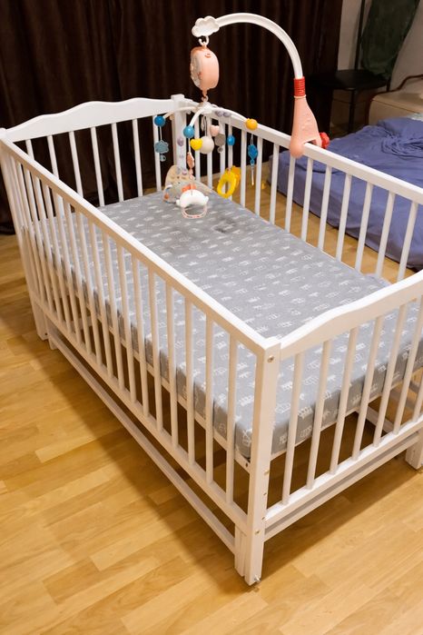 Дитяче ліжечко біле дерев’яне (бук) маятник 120×60 приставне  3 рівні