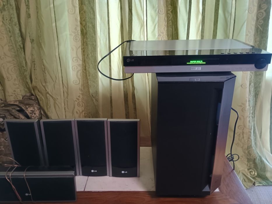 Домашній кінотеатр LG система 5/1 +караоке