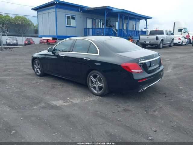 Mercedes-Benz E 300 2017 .