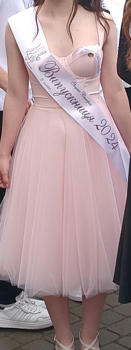 Сукня на випуск.Стан нової.