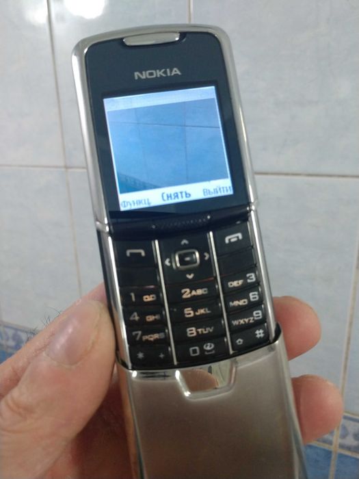 Nokia 8800 classic.