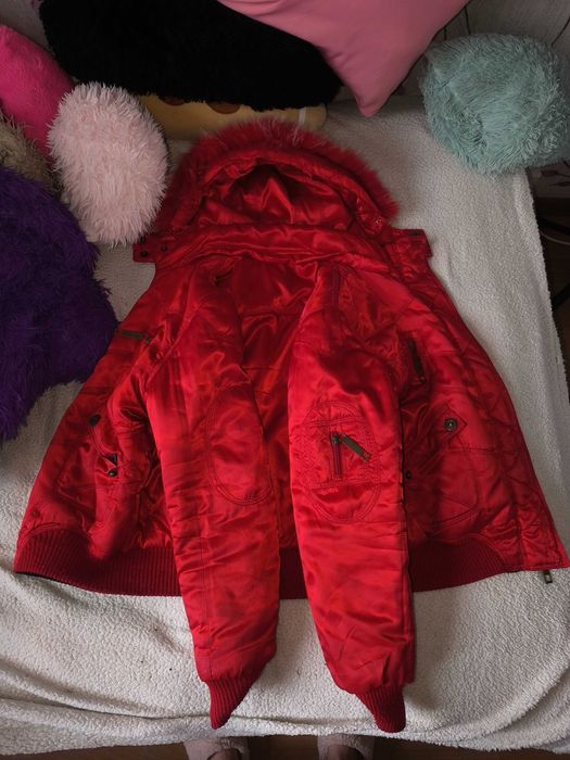 Куртки на выбор, одну отдам бесплатно