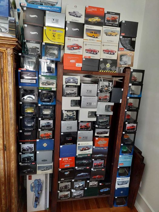 Miniaturas automóveis em várias escalas para Colecionadores