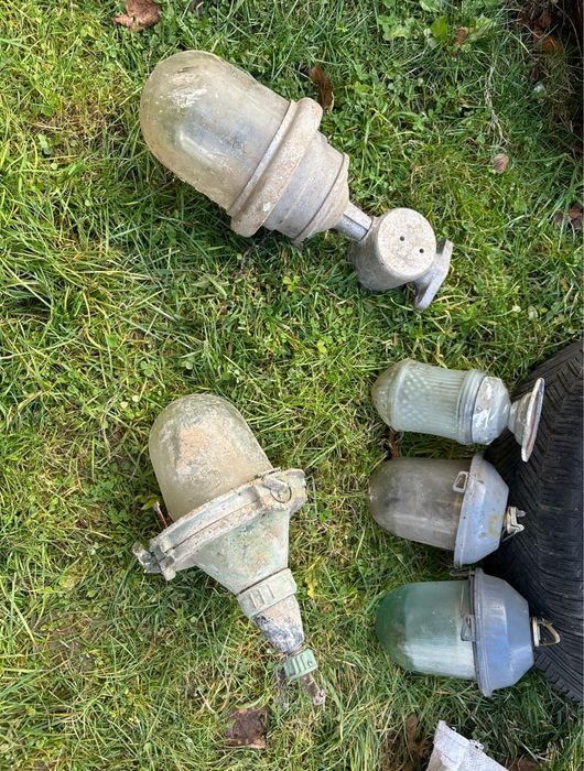 Вуличний фонар радянських часів під становлення чи декор