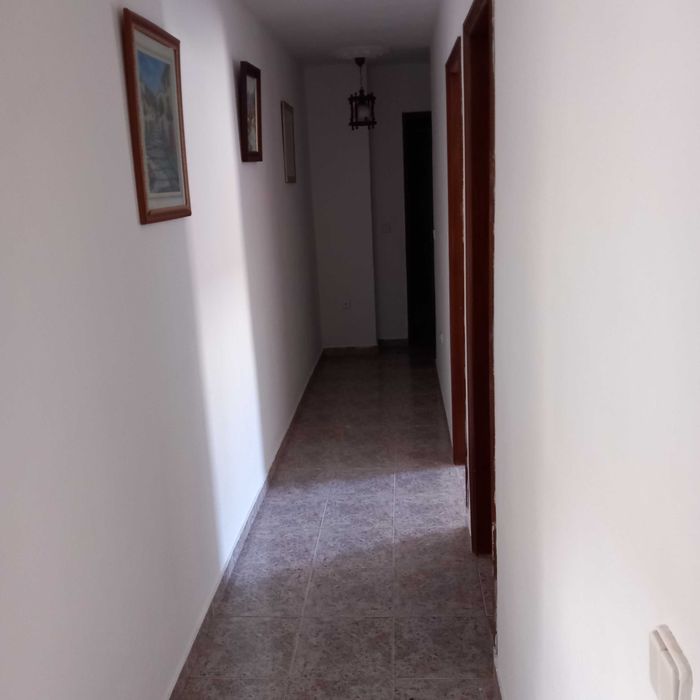 Alugo casa zona tranquila com muita oferta de emprego