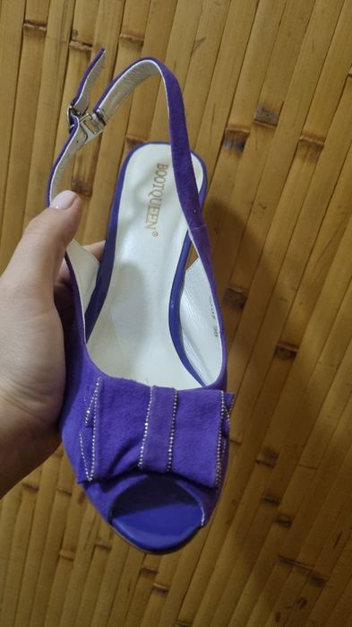 Босоніжки фіолетові на підборах 38