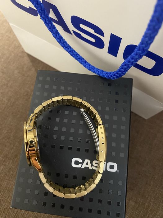 Продам годинник Casio