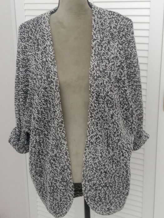 Damski sweter kardigan szary czarny bucle.