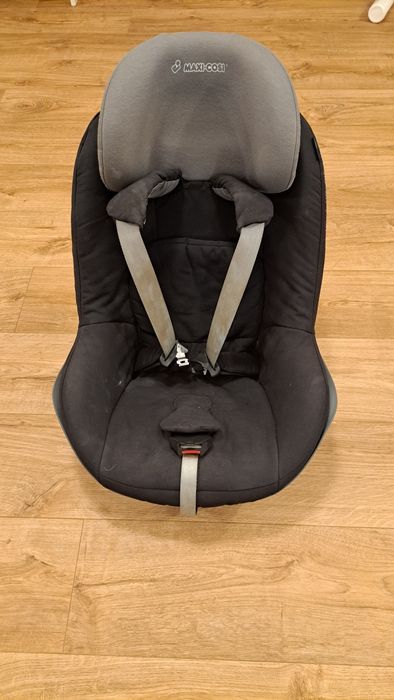 Fotelik maxi cosi Pearl 9-18kg+ baza isofix Familifix