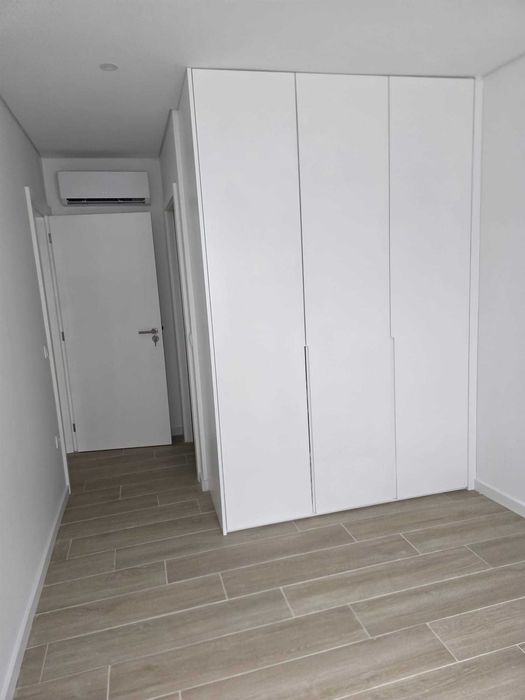 Prédio no centro do Porto com 10 divisões/quartos no centro da cidade