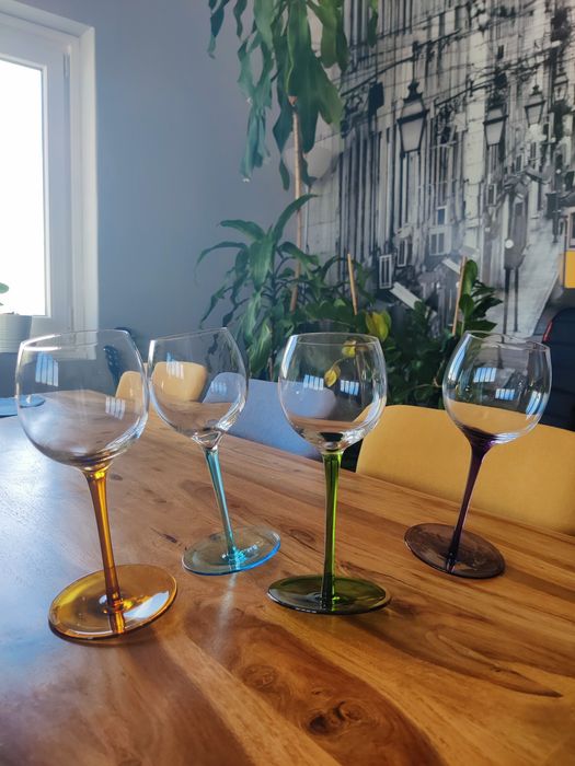 4 copos divertidos para  vinho/cocktail DUKA