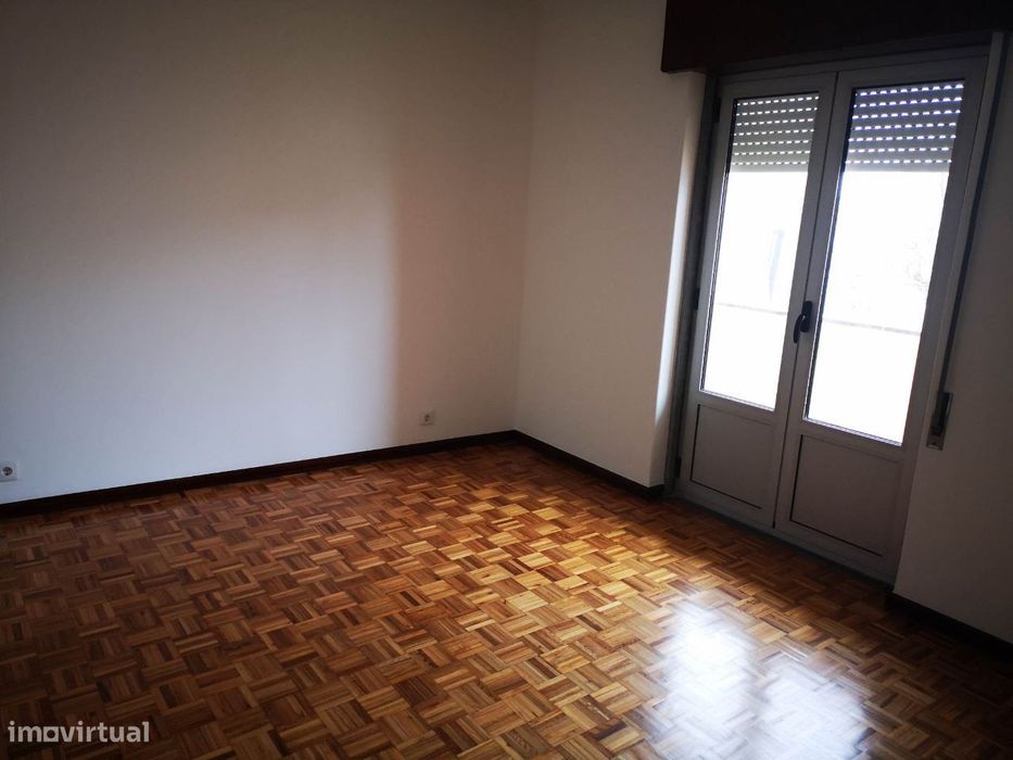Apartamento T2 no Centro da Parede