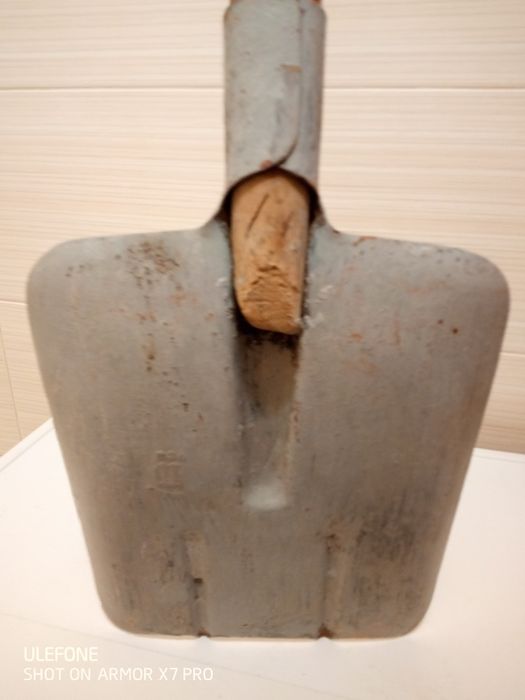 Продам лопату совковую.