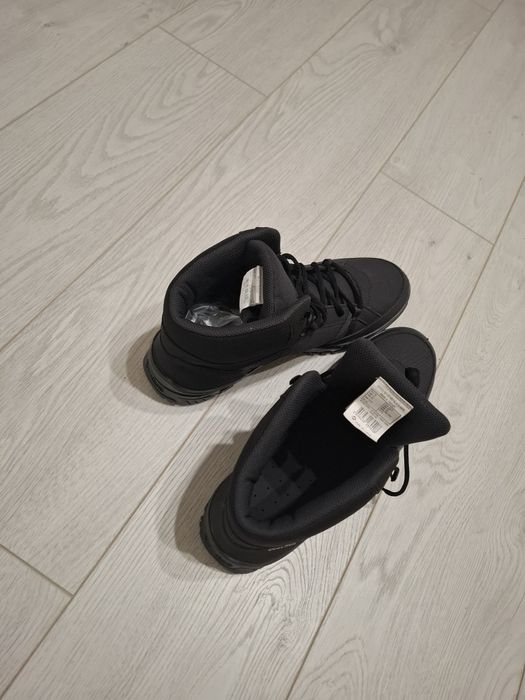 Кросівки  зимові