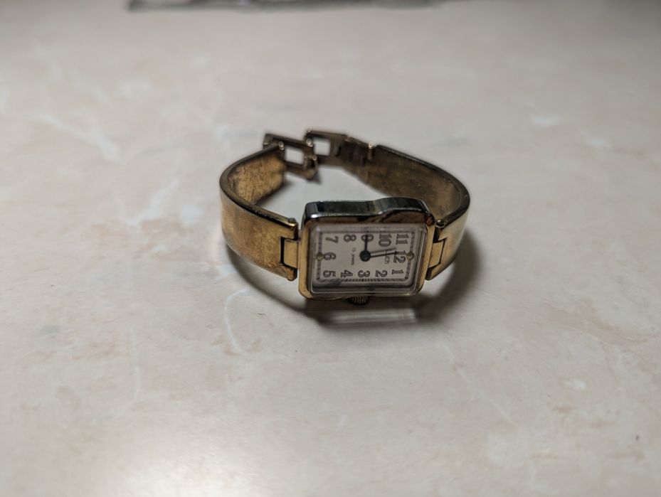 Жіночий наручний годинник "Луч", працюючий.